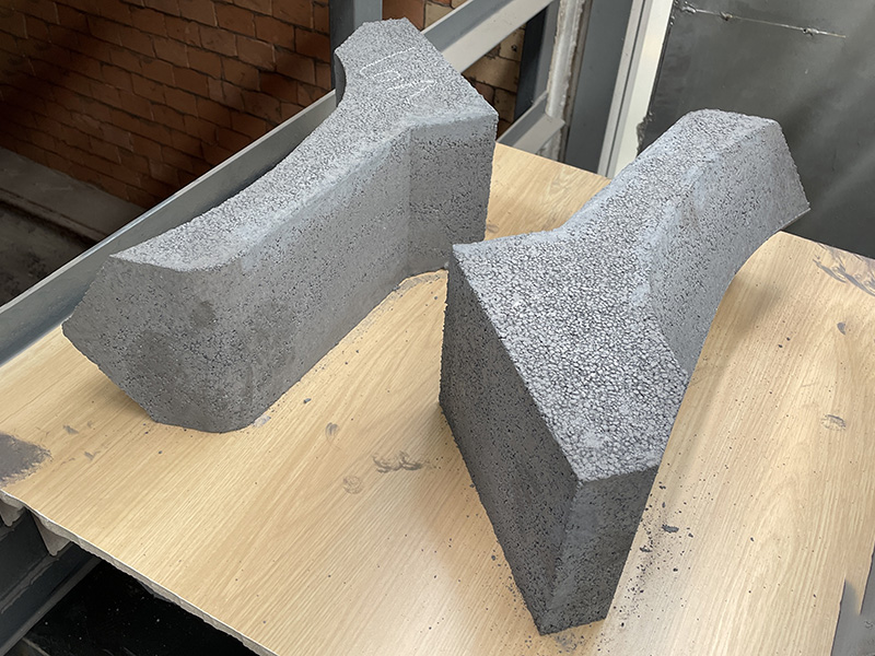 Silicon carbide rake tooth brick
