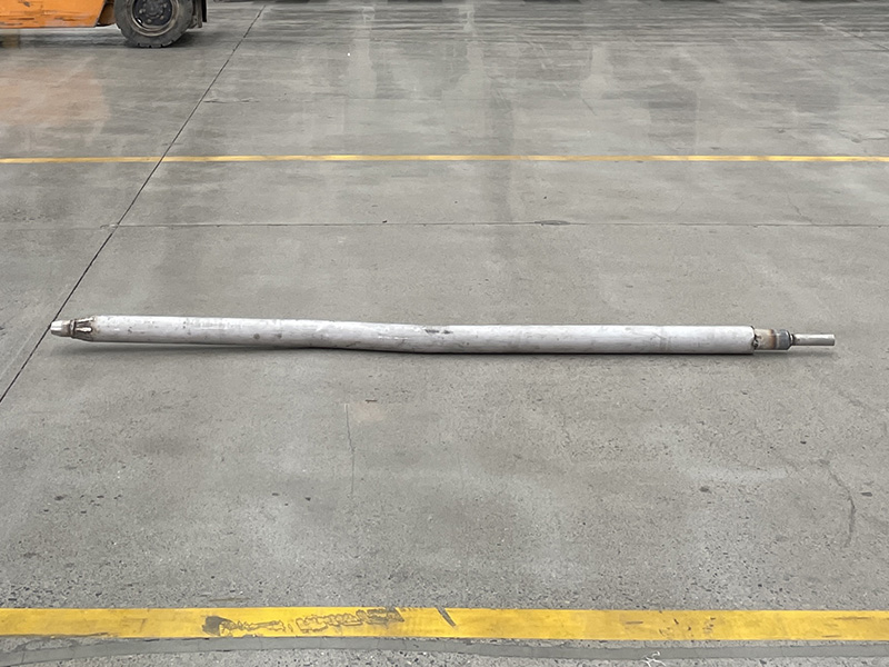 Sulfuric acid feeding pipe